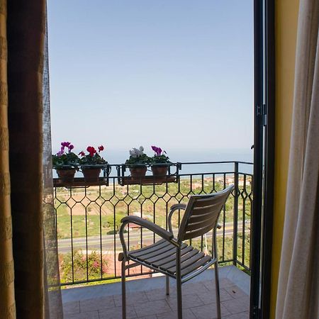 Hotel Villa Mare Altavilla Milicia Exterior photo