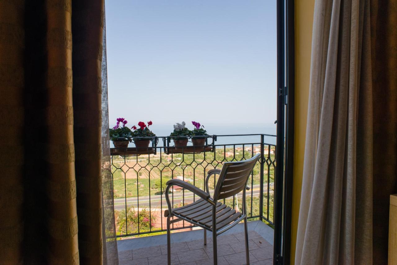Hotel Villa Mare Altavilla Milicia Exterior photo
