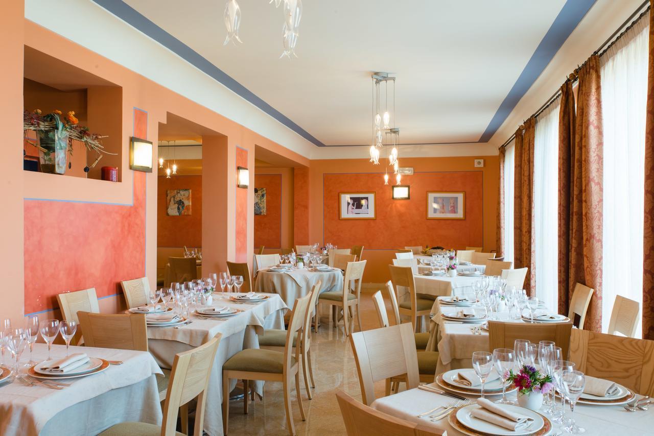 Hotel Villa Mare Altavilla Milicia Exterior photo