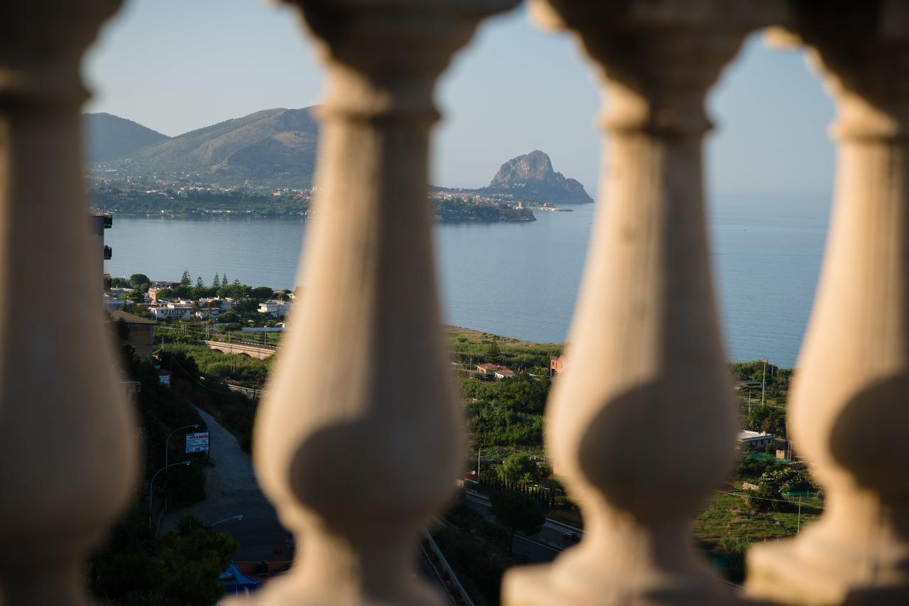 Hotel Villa Mare Altavilla Milicia Exterior photo