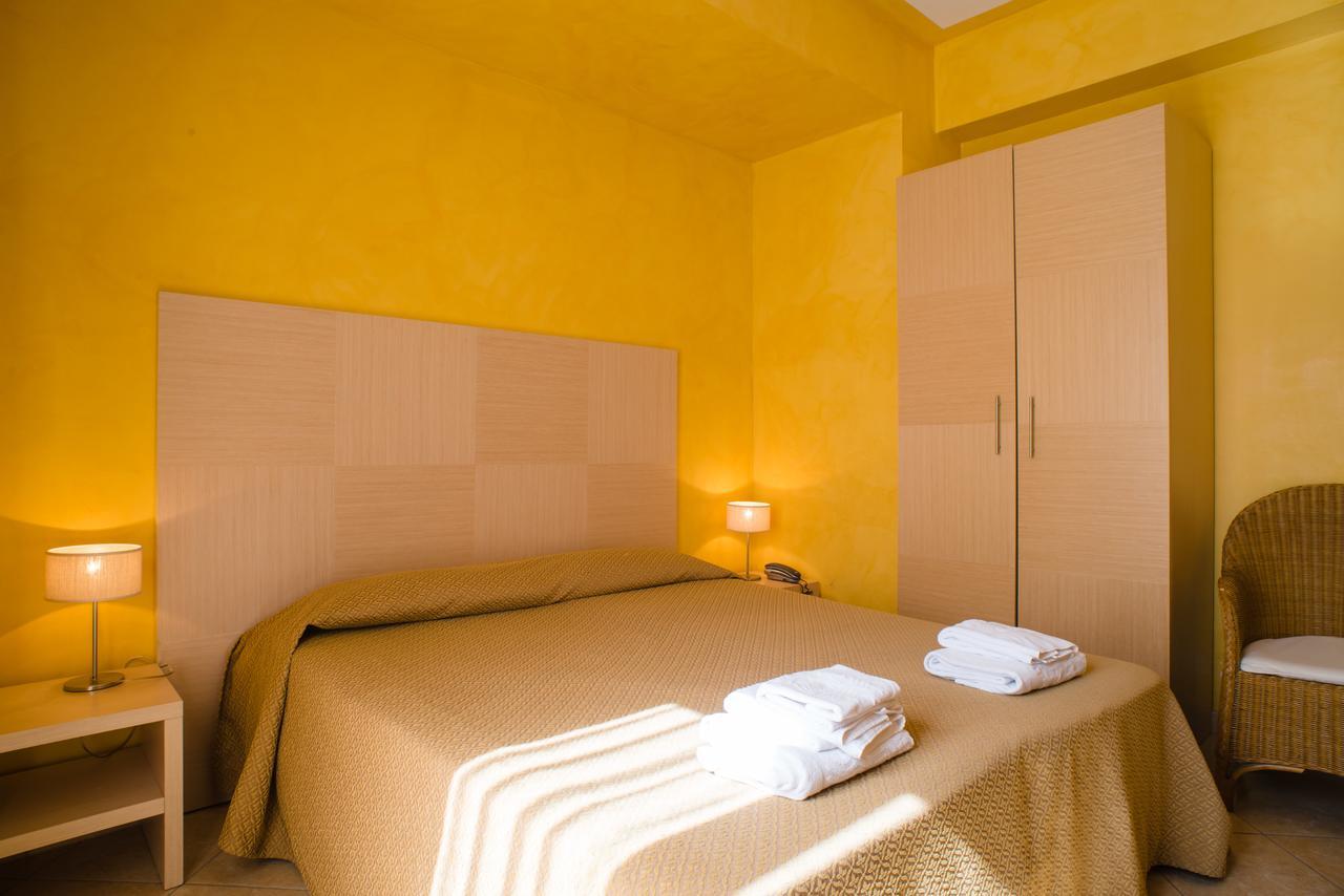 Hotel Villa Mare Altavilla Milicia Exterior photo