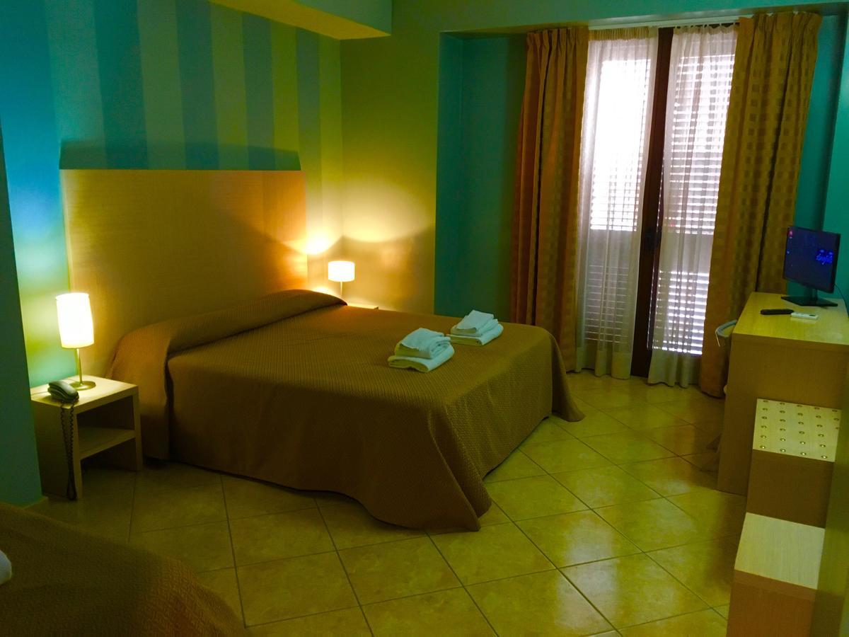 Hotel Villa Mare Altavilla Milicia Exterior photo